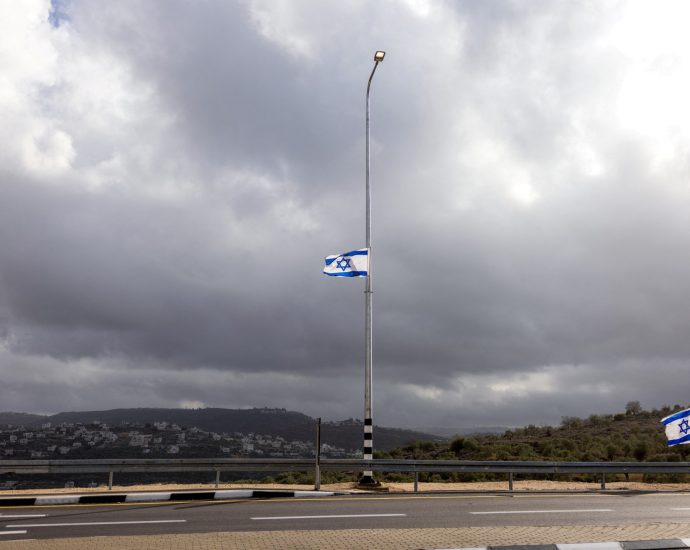 two-people-dead-in-stabbing,-car-ramming-attack-in-israel