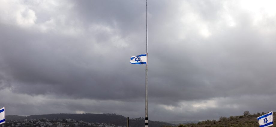 two-people-dead-in-stabbing,-car-ramming-attack-in-israel