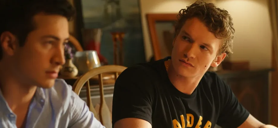 heated-rivalry’s-finale-is-so-tender-it-almost-hurts