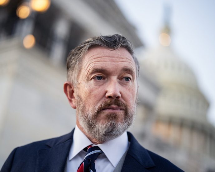 thomas-massie-hits-back-at-the-traitor-with-obvious-epstein-question