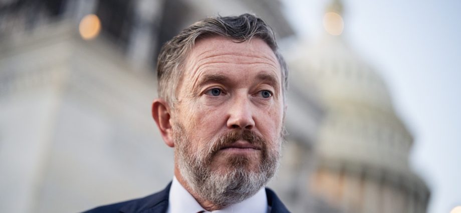 thomas-massie-hits-back-at-the-traitor-with-obvious-epstein-question