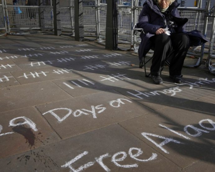 keir-starmer-says-egyptian-british-activist-alaa-abd-el-fattah-back-in-uk