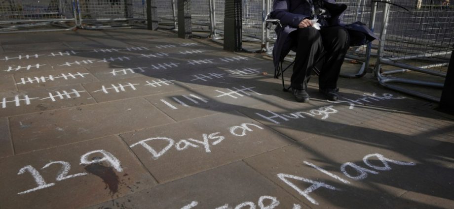 keir-starmer-says-egyptian-british-activist-alaa-abd-el-fattah-back-in-uk