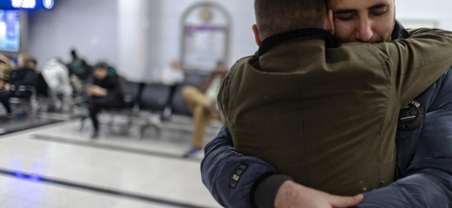 he-risked-his-life-for-american-soldiers-in-afghanistan.-would-america-let-him-in?