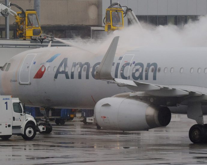 over-1,500-flights-cancelled-as-winter-storm-devin-hits-us-holiday-travel