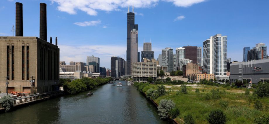 after-a-hard-year-for-environmental-justice,-chicago-communities-are-picking-up-the-pieces