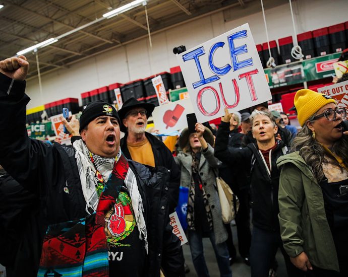 neighbors-are-standing-up-for-immigrants