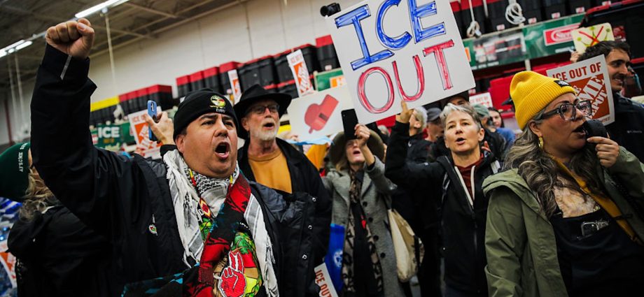 neighbors-are-standing-up-for-immigrants