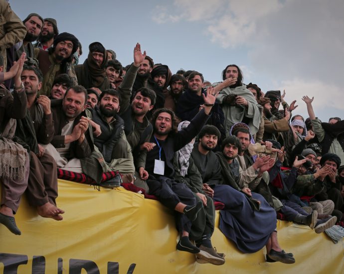 thousands-in-kabul-attend-afghanistan’s-national-buzkashi-championship