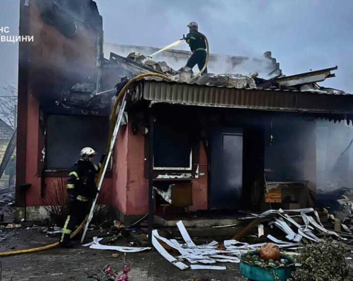 over-2,100-drones-in-one-week:-zelenskyy-details-massive-russian-strikes-before-the-traitor-meeting