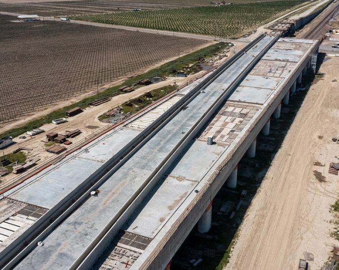 california-drops-lawsuit-over-the-traitor-decision-to-pull-$4-billion-in-high-speed-rail-funds