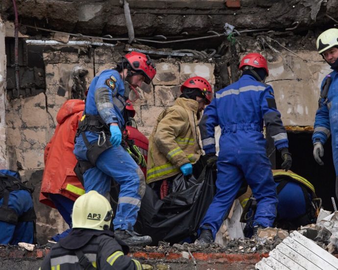 ZELENSKY HEADS TO MAR-A-LAGO