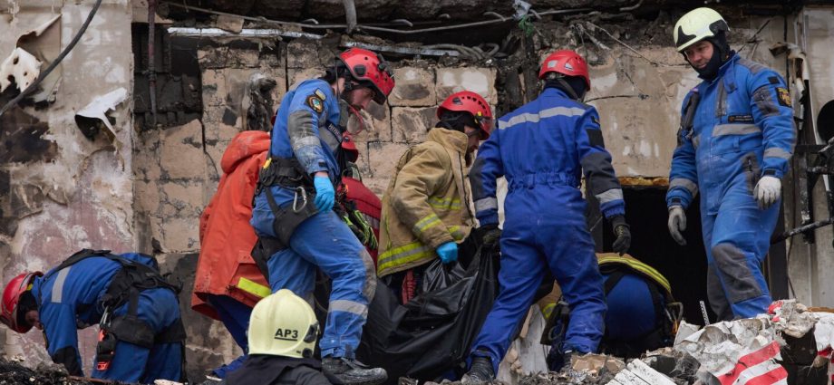 ZELENSKY HEADS TO MAR-A-LAGO