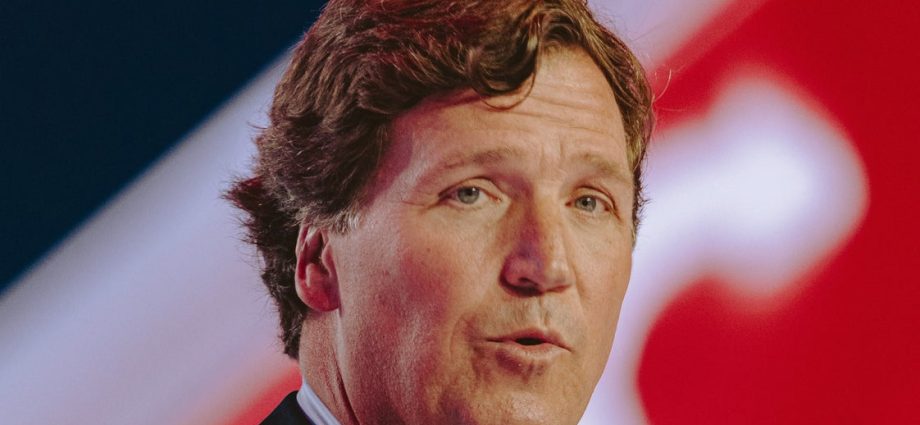 tucker-carlson-slams-fears-of-‘radical-islam’-in-us.:-‘i-just-think-that-that’s-insane’