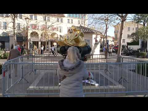 live:-people-gather-near-statue-of-brigitte-bardot-in-saint-tropez