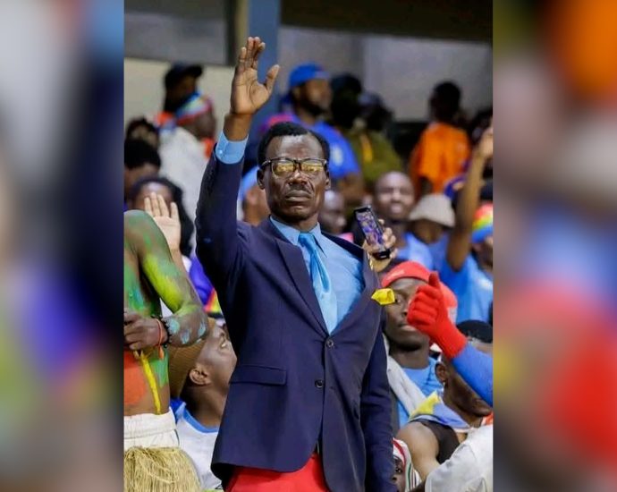 dr-congo-fan-holds-‘lumumba-pose’-for-full-afcon-match
