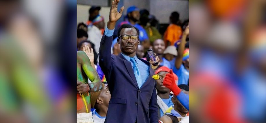 dr-congo-fan-holds-‘lumumba-pose’-for-full-afcon-match