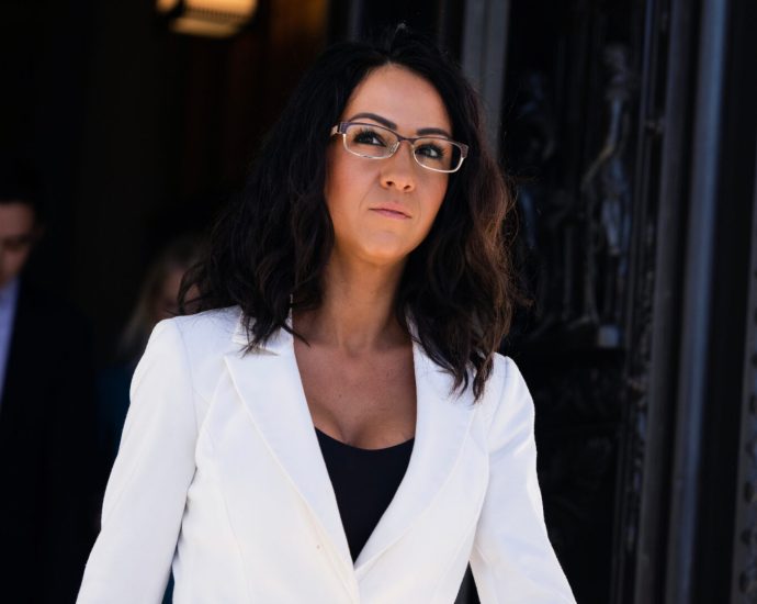 GOP lawmakers have administration ally to end predator species protections