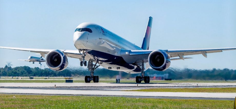 15+-hours-nonstop:-inside-delta-air-lines’-historic-new-long-haul-route