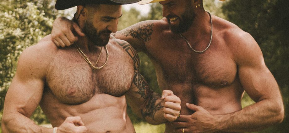 36-risque-portraits-where-desire-meets-fine-art