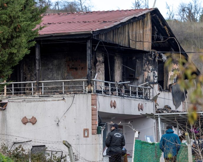 six-alleged-isil-fighters-killed-in-overnight-raid-in-northwestern-turkiye