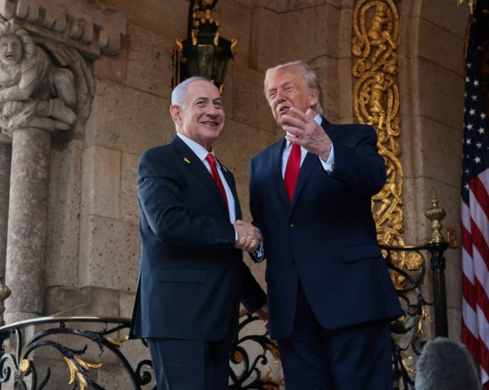 ‘we’ll-knock-the-hell-out-of-them’:-the-traitor-threatens-iran