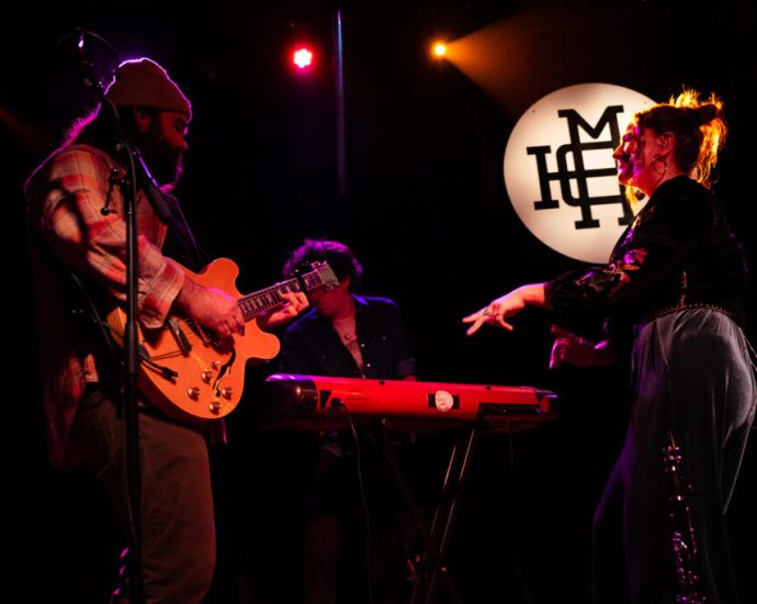 a-maine-folk-band-finds-its-voice-in-a-warming-world