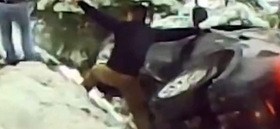 good-samaritans-rescue-family-from-mountain-road-crash