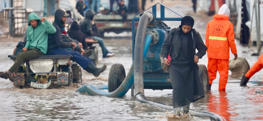 israeli-strikes-on-gaza-are-relentless-as-displaced-endure-flooded-camps