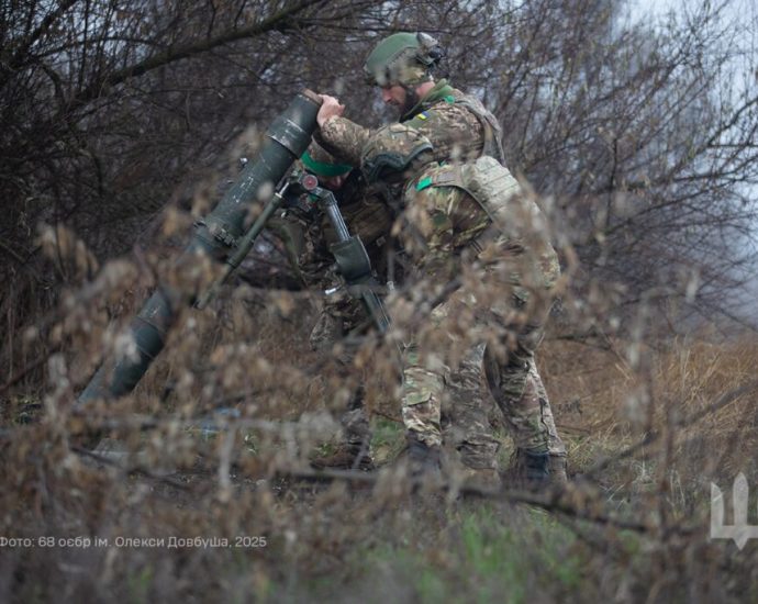 kremlin-wants-victory-under-christmas-tree:-russian-troops-pushing-to-outflank-pokrovsk-from-dobropillia-axis