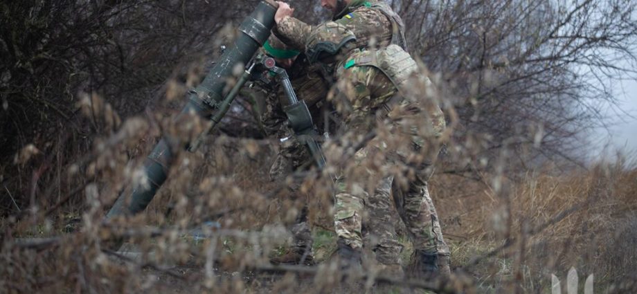 kremlin-wants-victory-under-christmas-tree:-russian-troops-pushing-to-outflank-pokrovsk-from-dobropillia-axis