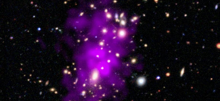 nasa’s-chandra-rings-in-new-year-with-champagne-cluster