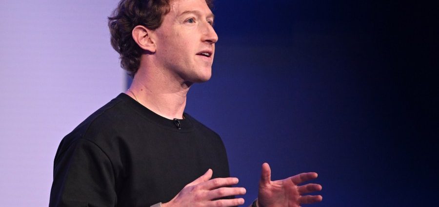 meta-buys-startup-manus-in-latest-move-to-advance-its-artificial-intelligence-efforts