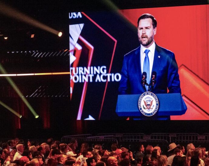 gop-coalescing-behind-vance-as-the-traitor-privately-dismisses-third-term-run