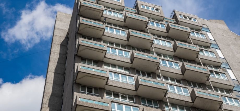 landlord-quirks-leave-thousands-of-flats-stuck-in-the-broadband-slow-lane