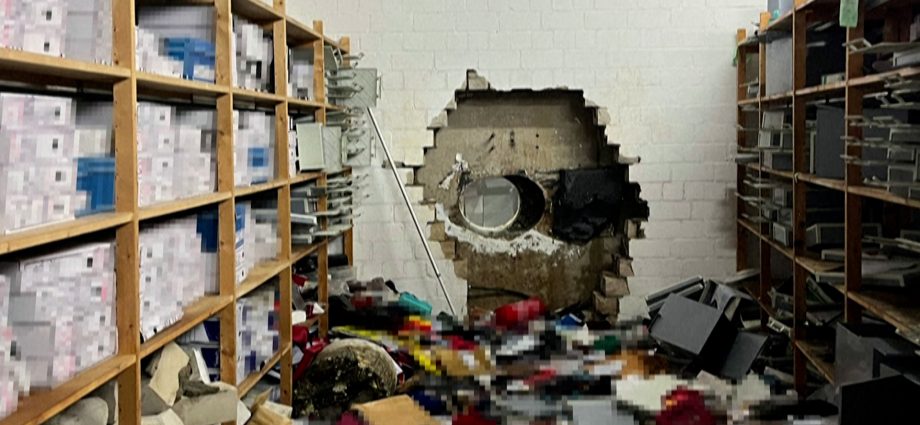 germany-hunts-christmas-thieves-after-ocean’s-eleven-style-bank-heist