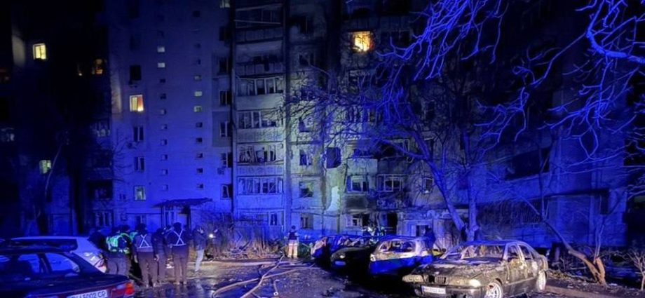 three-children,-including-a-baby,-hurt-in-russia’s-drone-attack-on-odesa-on-new-year’s-eve