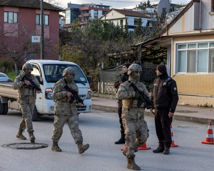 turkiye-arrests-125-isil-suspects-in-new-raids-that-mark-widening-crackdown