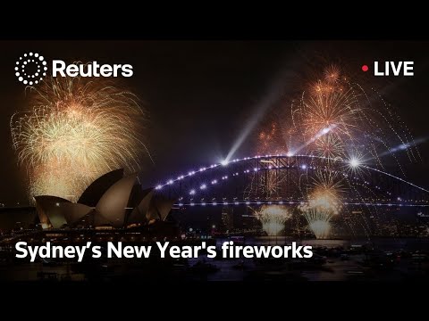 live:-new-year’s-eve-fireworks-display-over-sydney-harbour