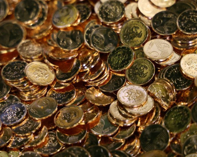 bulgarians-worry-over-rising-prices-as-country-adopts-euro