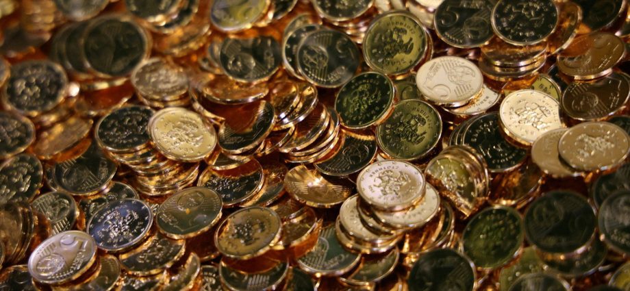 bulgarians-worry-over-rising-prices-as-country-adopts-euro