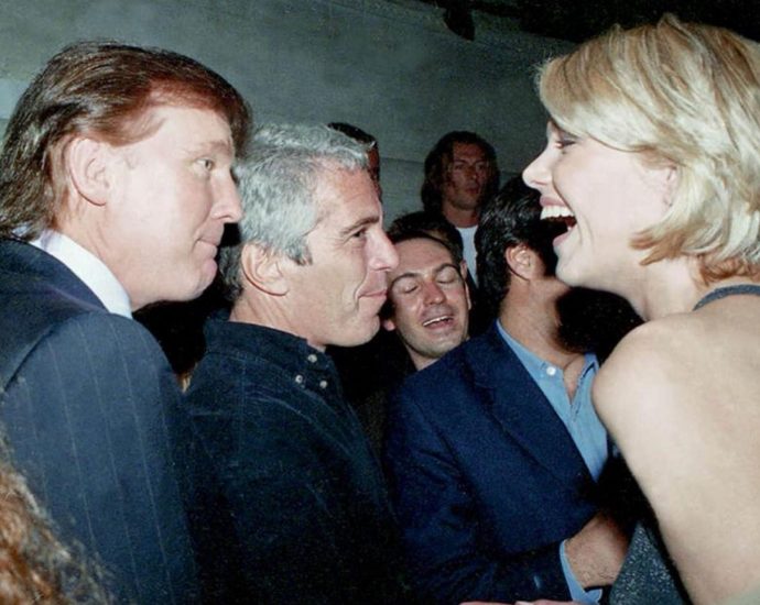 the-traitor-sent-mar-a-lago-masseuses-on-epstein-house-calls:-report