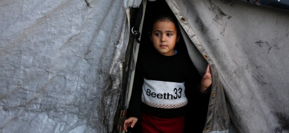 live:-israel’s-ban-on-37-aid-groups-kicks-in,-gaza-starts-2026-with-despair