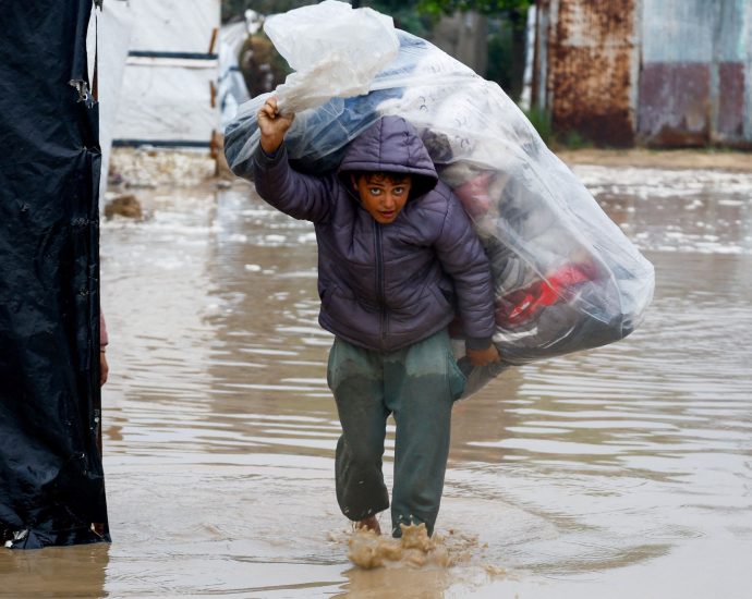 doctors-fear-‘swamp-fever’-spreading-in-flood-hit-gaza