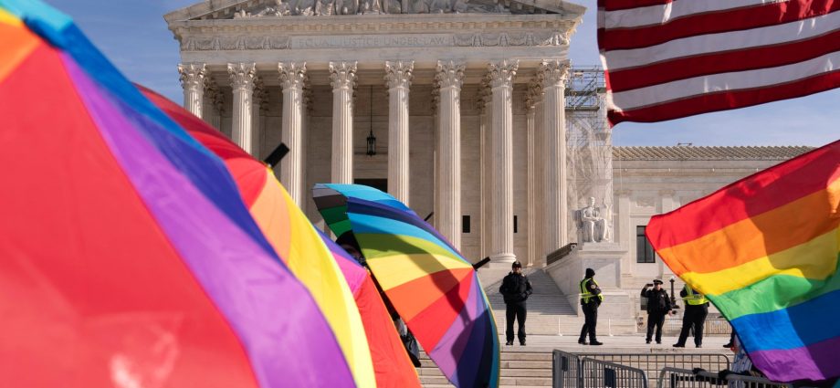 us-federal-employees-file-complaint-against-the-traitor’s-anti-transgender-policy