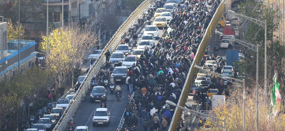 iran-faces-growing-protests-amid-deepening-economic-crisis