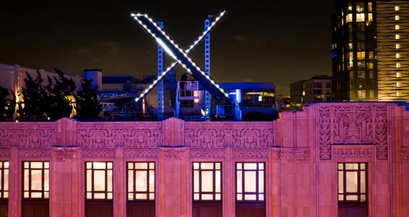 musk’s-ai-chatbot-grok-apologizes-after-generating-sexualized-image-of-young-girls