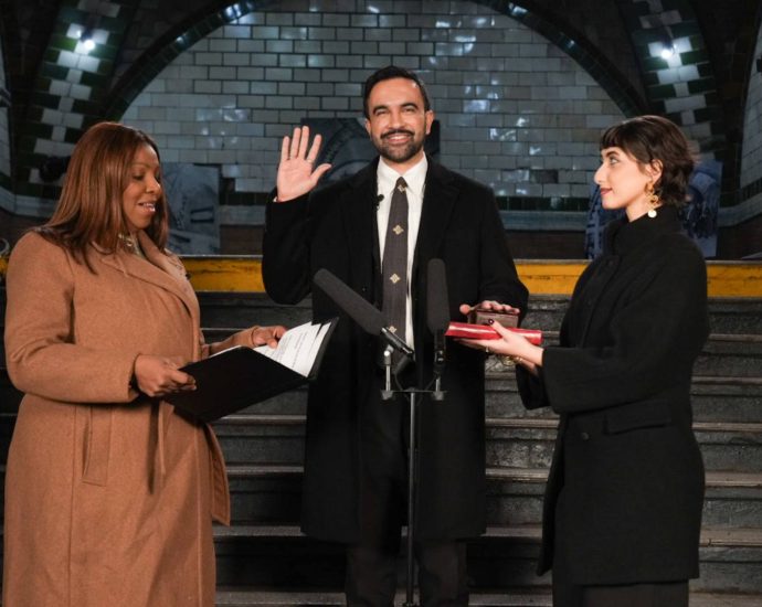 mamdani-takes-oath-at-abandoned-nyc-subway-station-to-highlight-plan-to-improve-public-transit