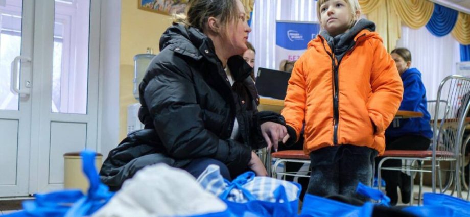 ukraine-orders-forced-evacuation-of-3,000-children-from-frontline-areas-as-security-deteriorates-in-zaporizhzhia-and-dnipropetrovsk-oblasts