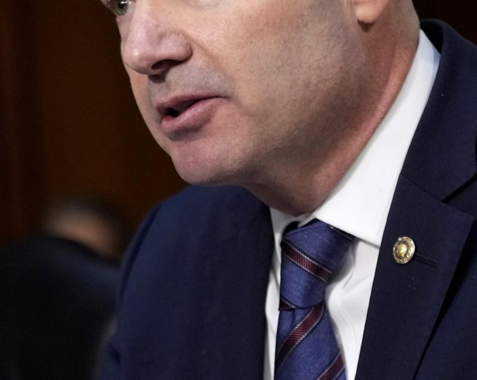 sen.-lee-says-venezuelan-strikes-were-justified